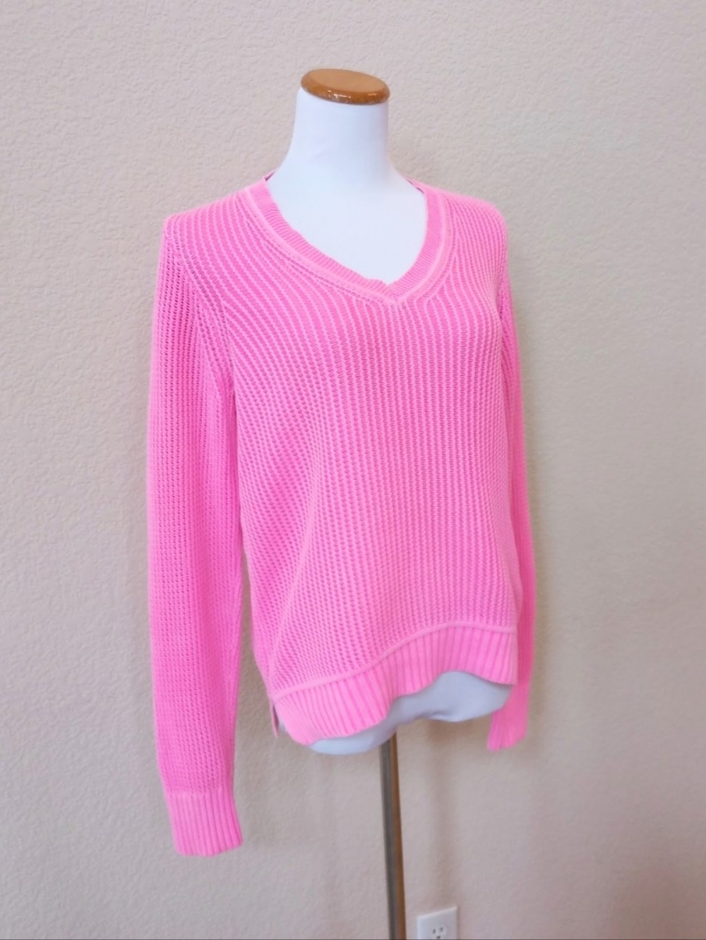 J. Crew neon pink 100% cotton sweater - Picture 4 of 9